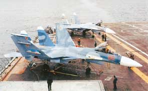 Su-27 on a desk of Admiral Kuznetsov